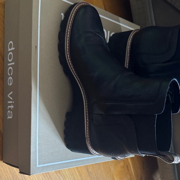 Dolce Vita Black Ankle Boots - Picture 2 of 3